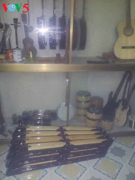 Die Herstellung von Saiteninstrumenten in Dao Xa - ảnh 1